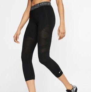 Nike Women's Pro Compression Capris